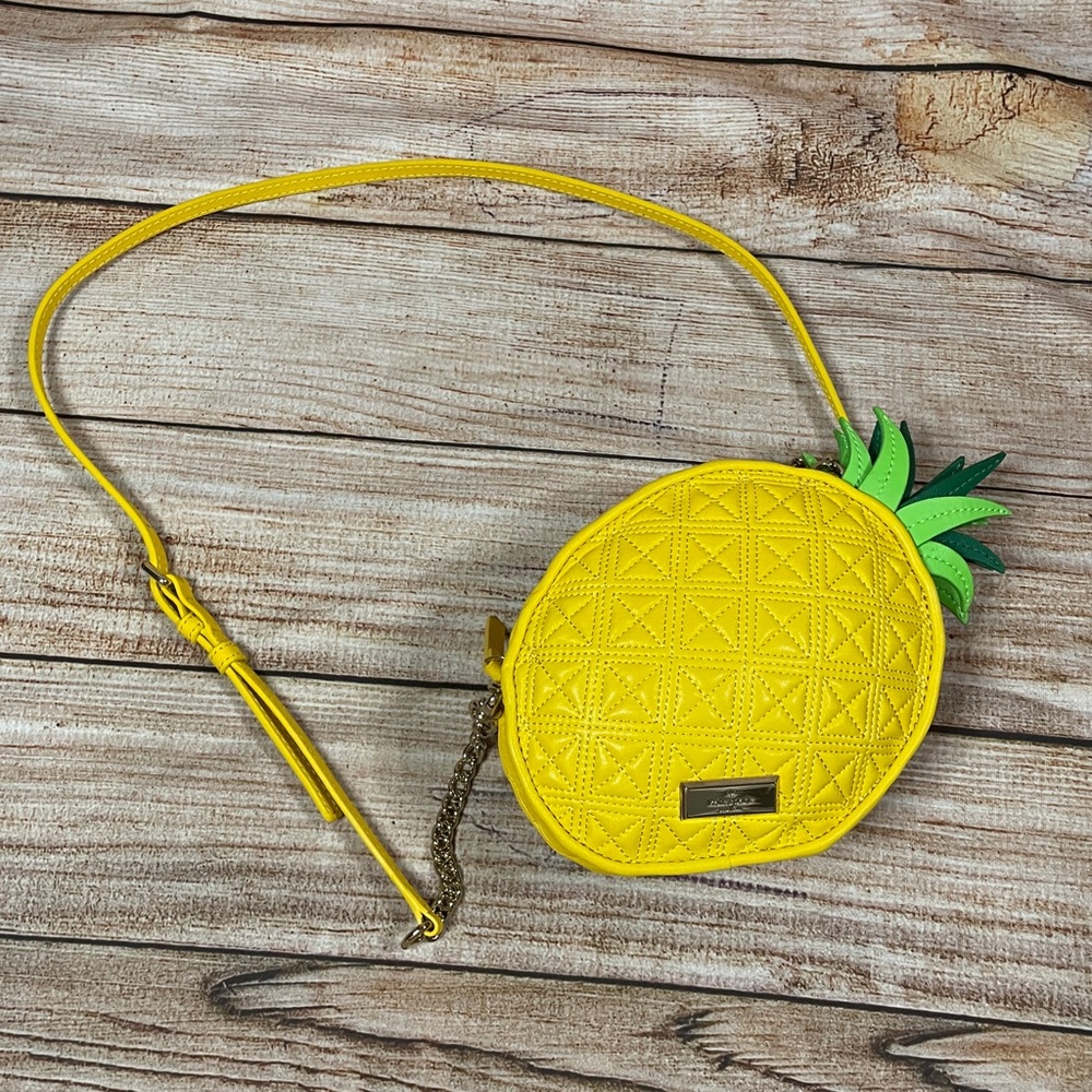 Kate Spade RARE “Wing It” Pineapple Quilted Crossbody - Picture 5 of 15